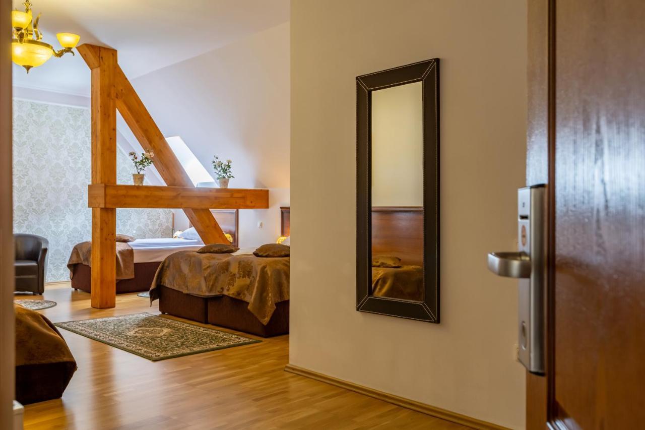 סיגישוארה Hotel Boutique Bulevard מראה חיצוני תמונה