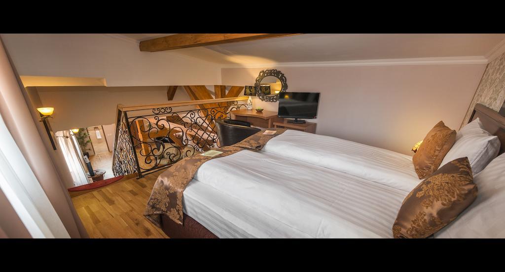 סיגישוארה Hotel Boutique Bulevard חדר תמונה